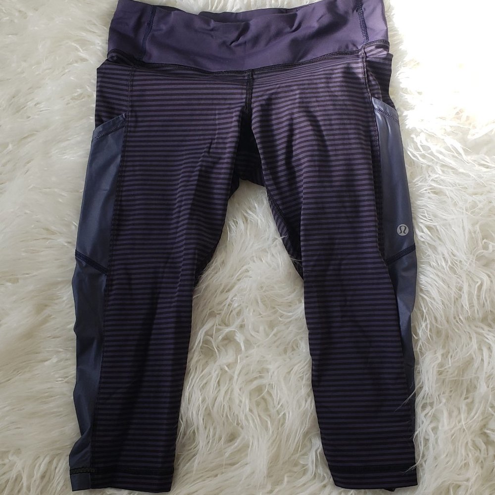 Lululemon cropped purple/cadet blue leggings - Size 6 - Like New